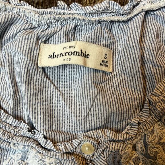 Abercrombie Kids Girl's SM Vertical Striped Floral Lace Overlay Gypsy Blouse - Picture 3 of 5